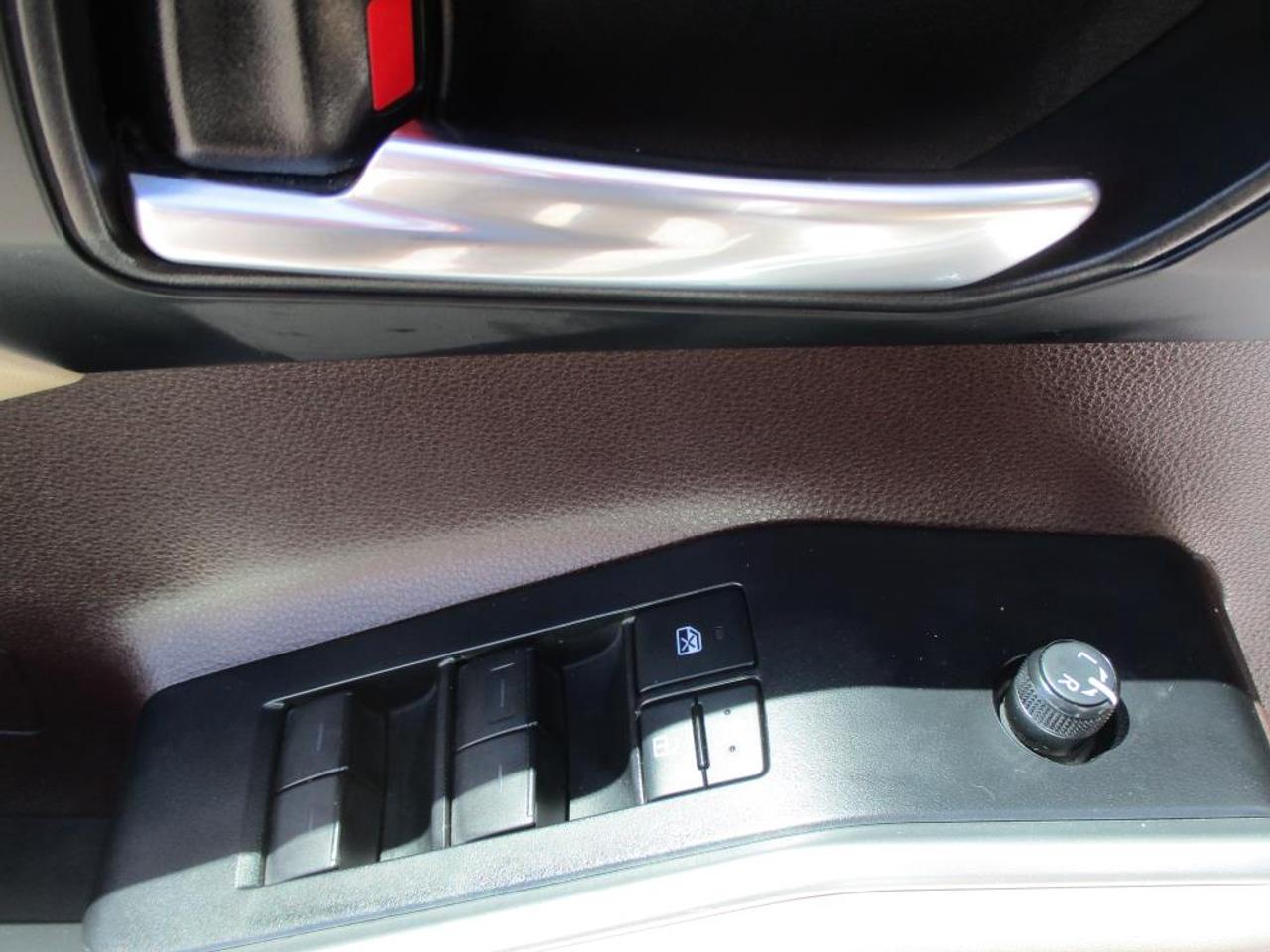 2021 Toyota Highlander XLE AWD - Photo #10