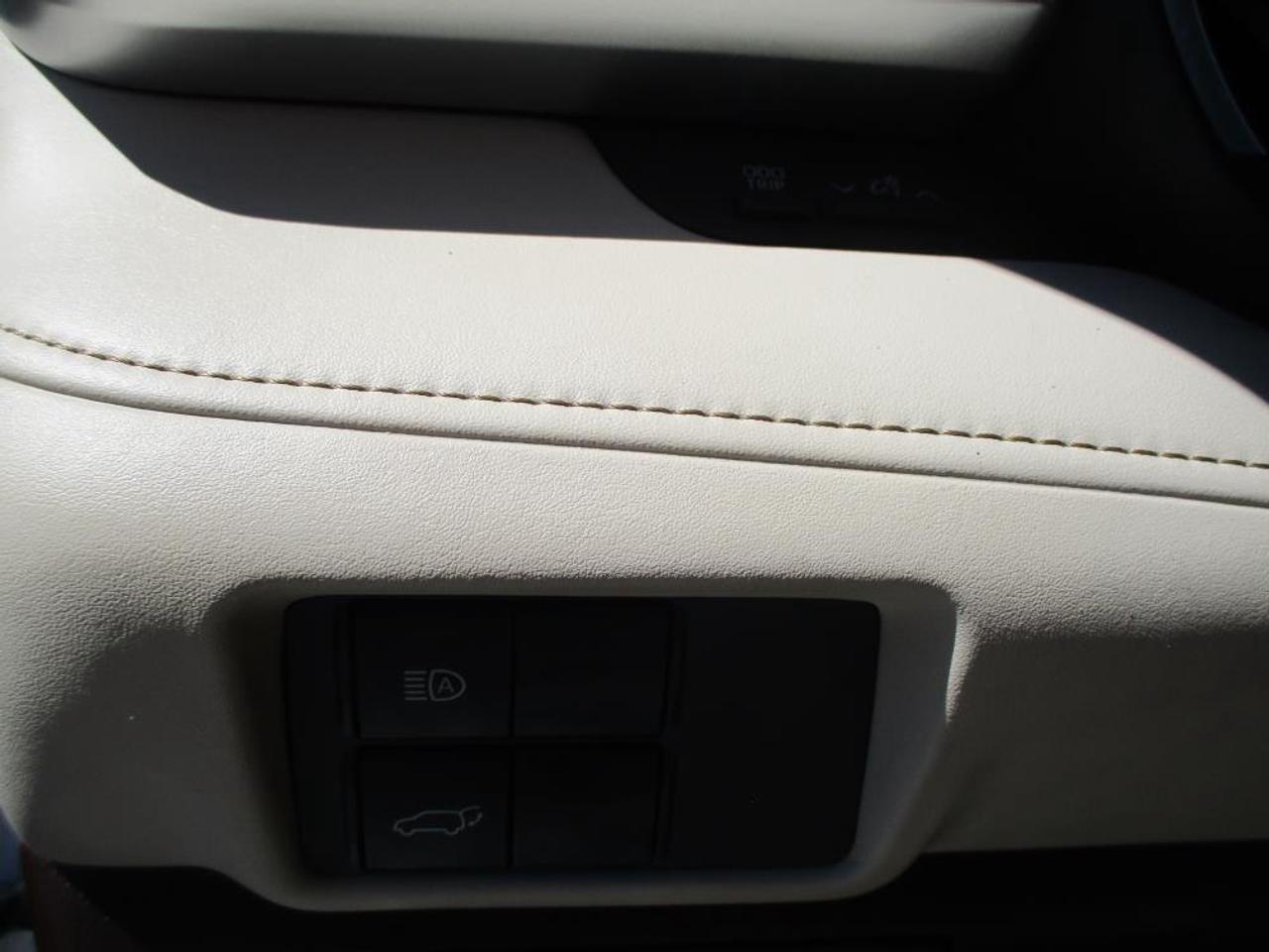 2021 Toyota Highlander XLE AWD - Photo #11