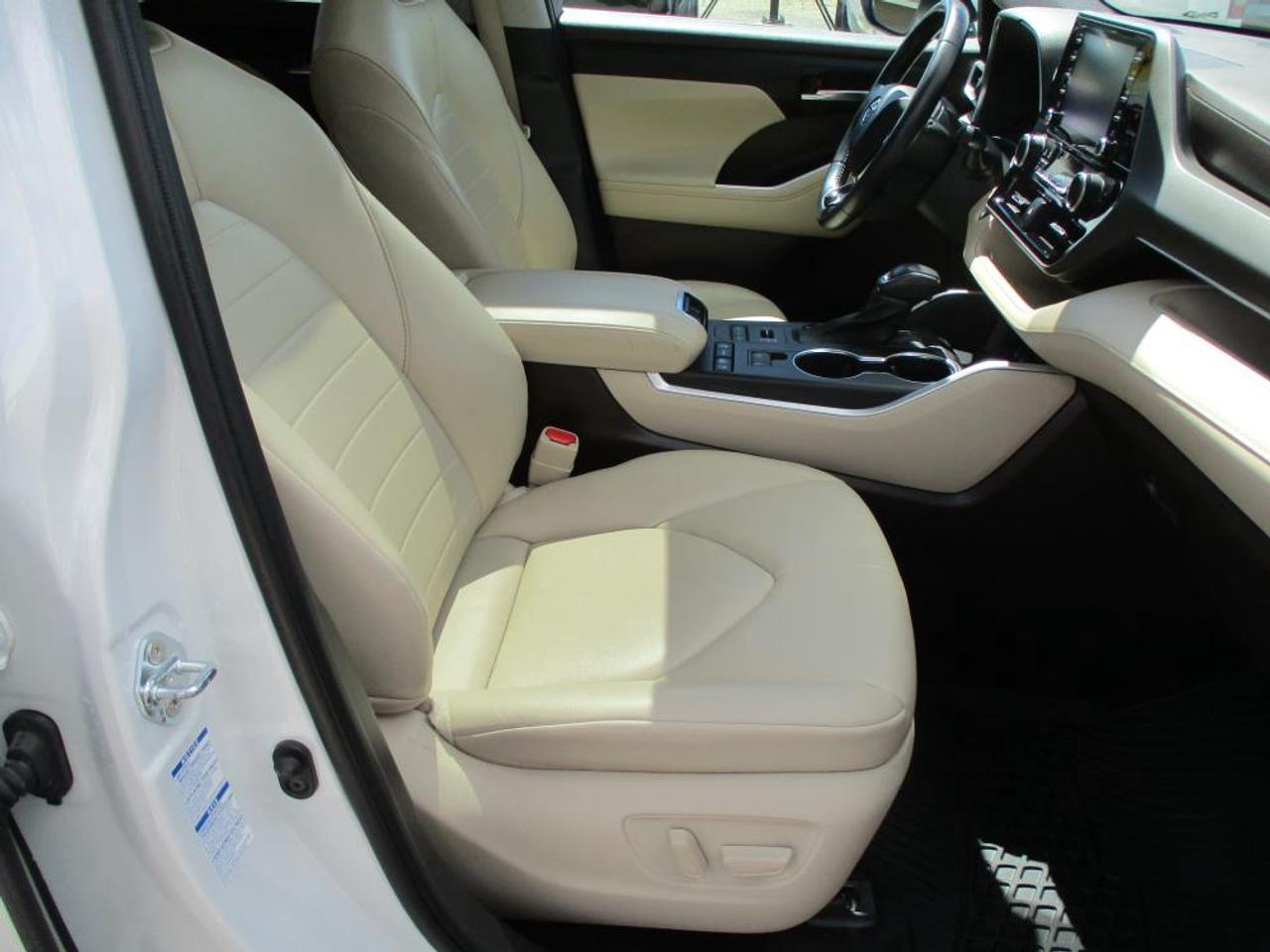 2021 Toyota Highlander XLE AWD - Photo #13
