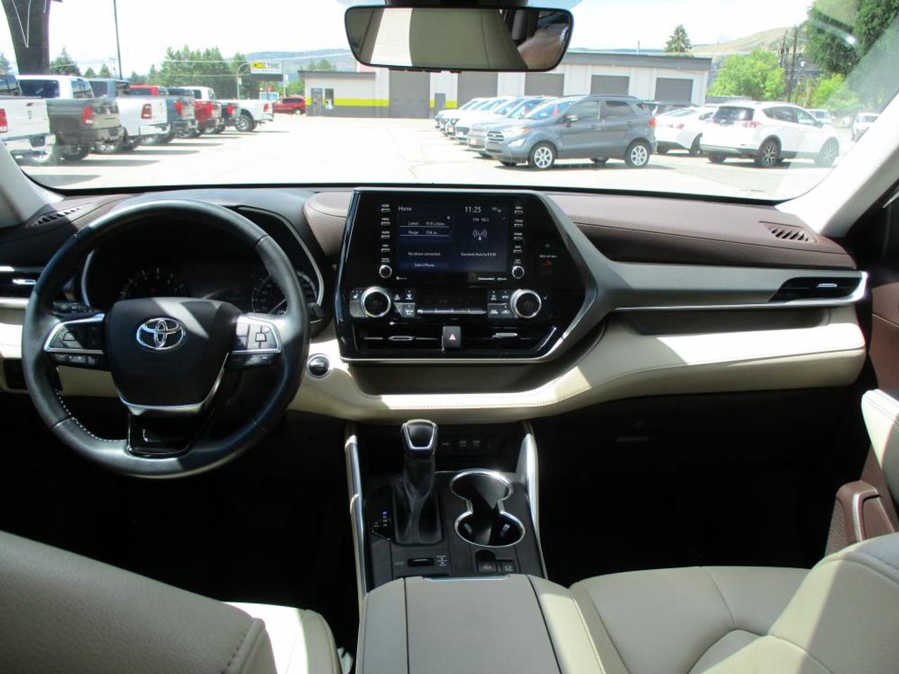 2021 Toyota Highlander XLE AWD Photo
