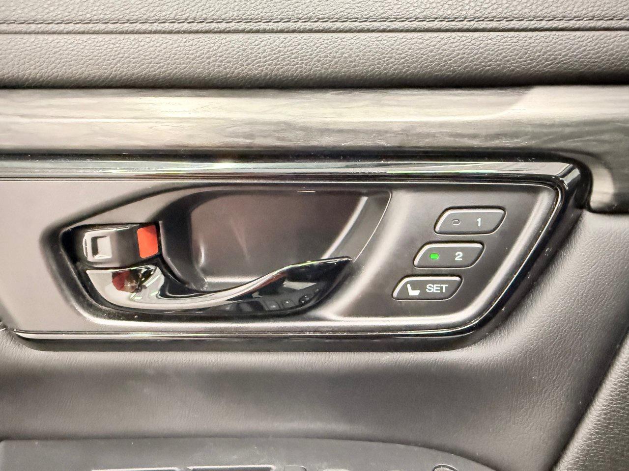 2022 Honda CR-V Touring Photo