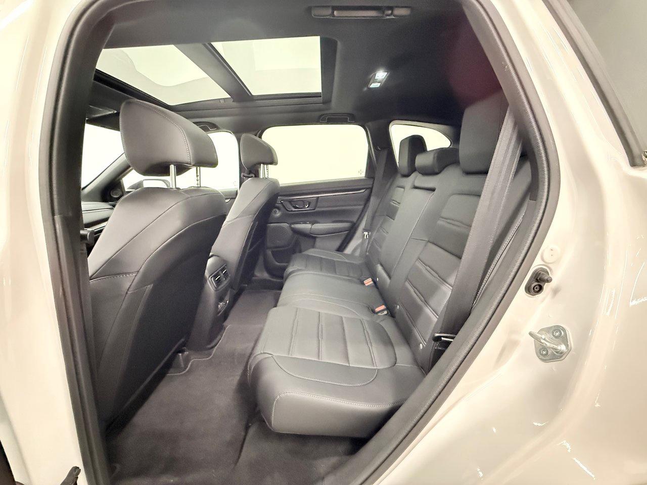 2022 Honda CR-V Touring Photo