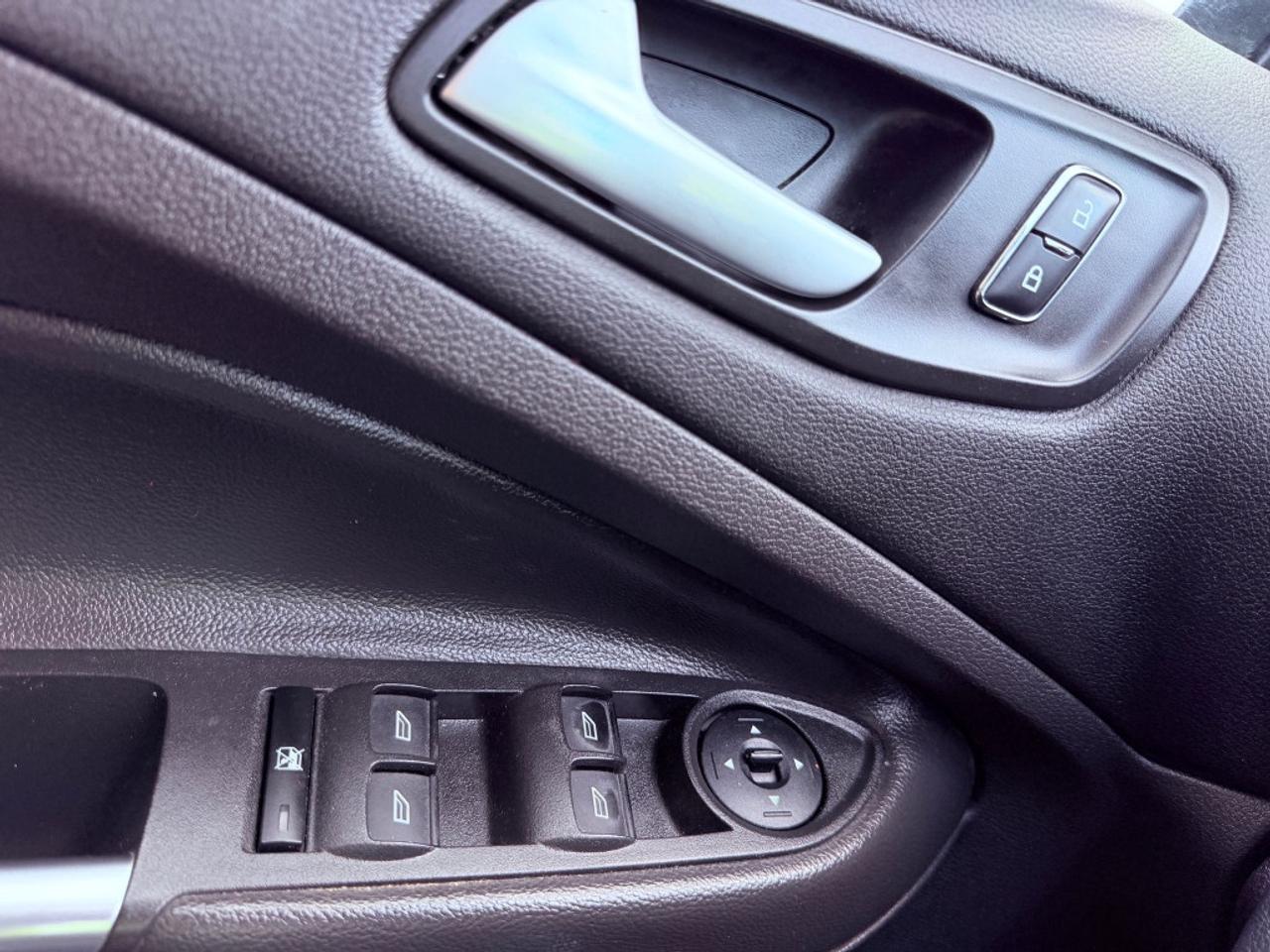 2015 Ford Escape SE 4dr 4x4 Automatic Photo