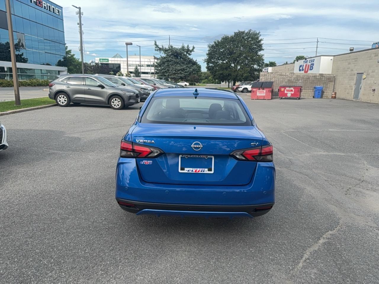 2024 Nissan Versa SV Photo3