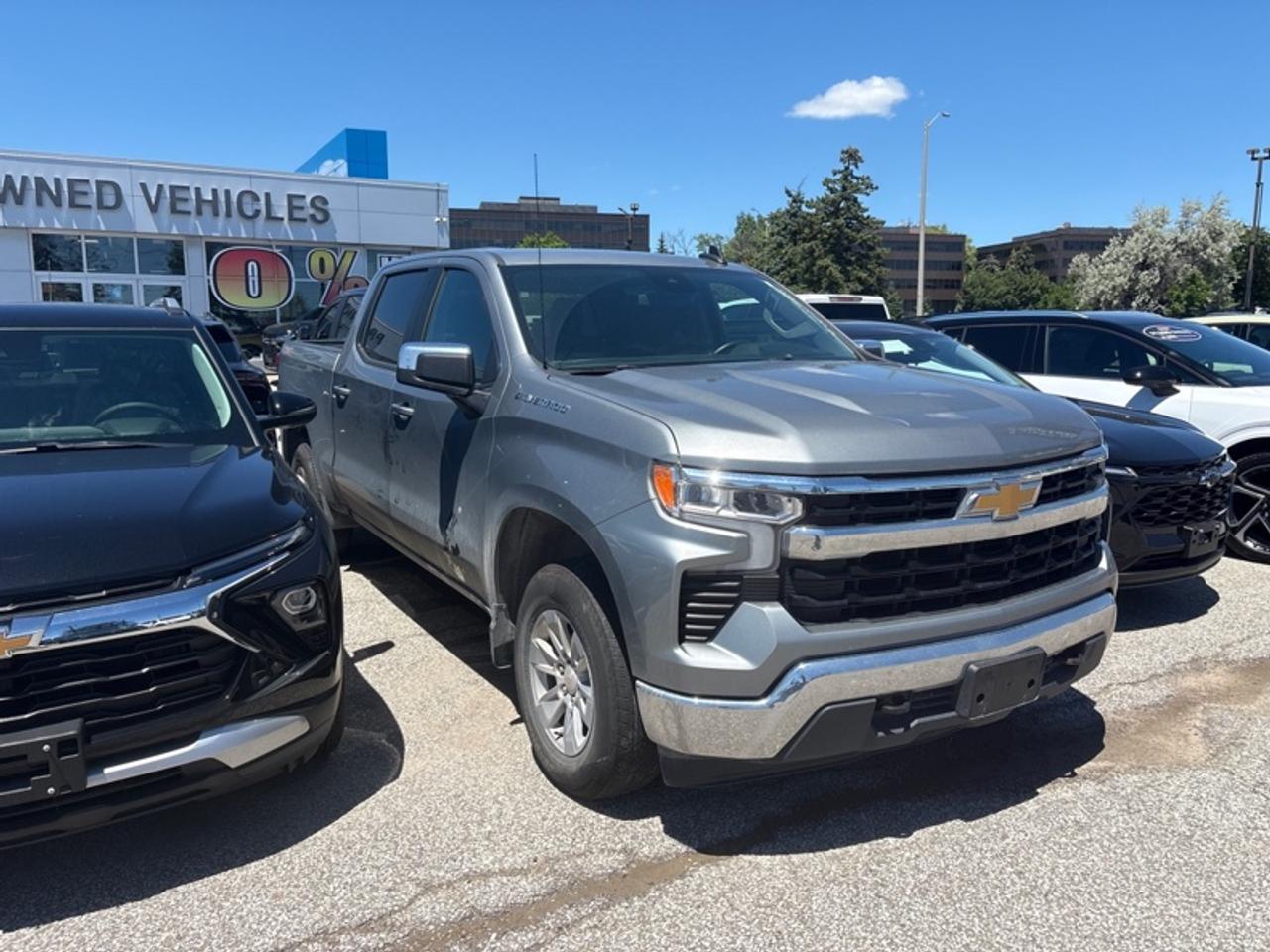 2025 Chevrolet Silverado 1500 LT  5.3L V8| amazing value! Photo