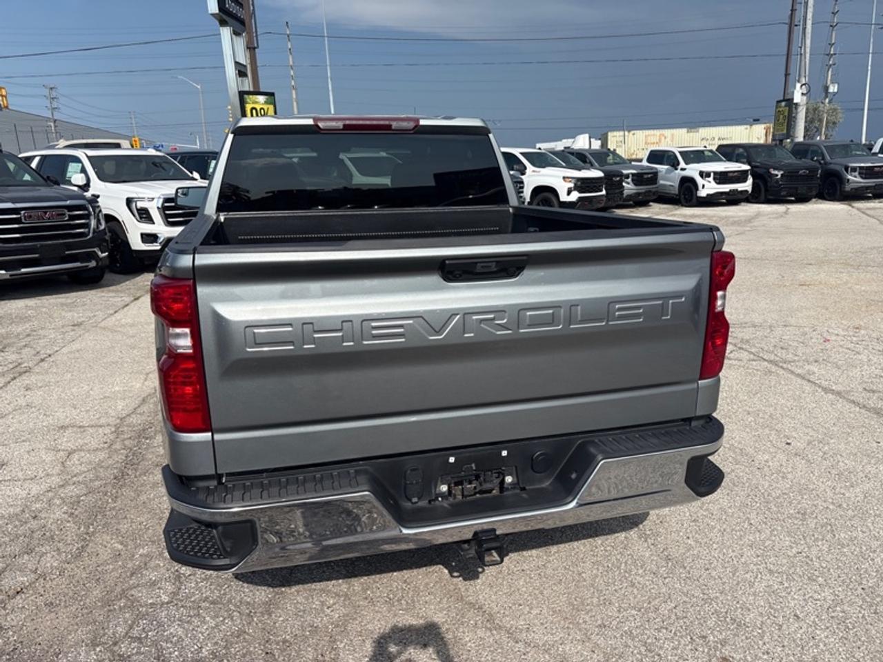 2025 Chevrolet Silverado 1500 LT  5.3L V8| amazing value! Photo