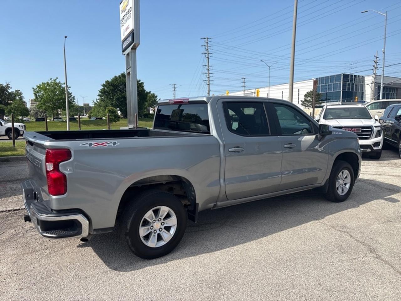 2025 Chevrolet Silverado 1500 LT  5.3L V8| amazing value! Photo