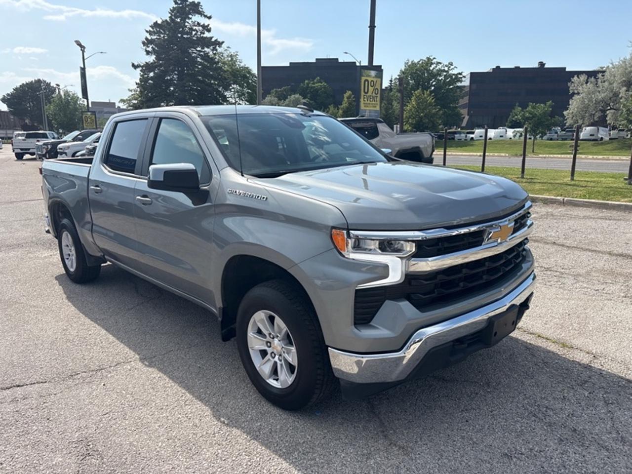 2025 Chevrolet Silverado 1500 LT  5.3L V8| amazing value! Photo