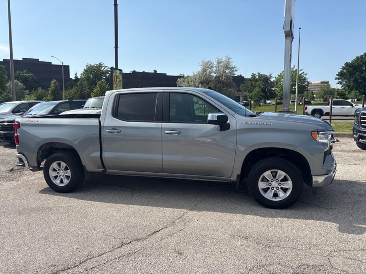 2025 Chevrolet Silverado 1500 LT  5.3L V8| amazing value! Photo