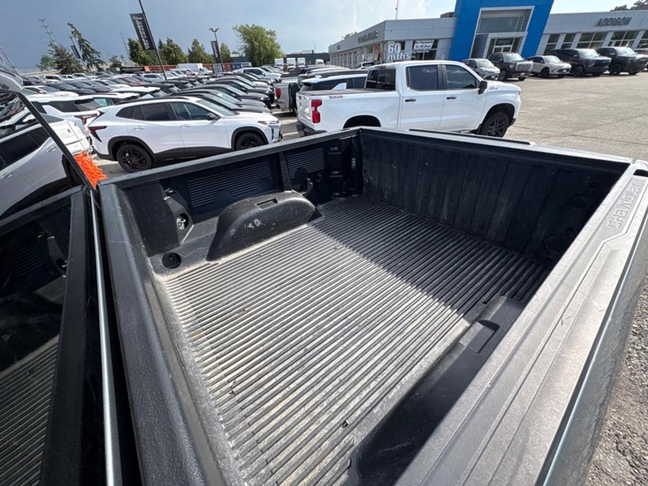 2025 Chevrolet Silverado 1500 LT  5.3L V8| amazing value! Photo