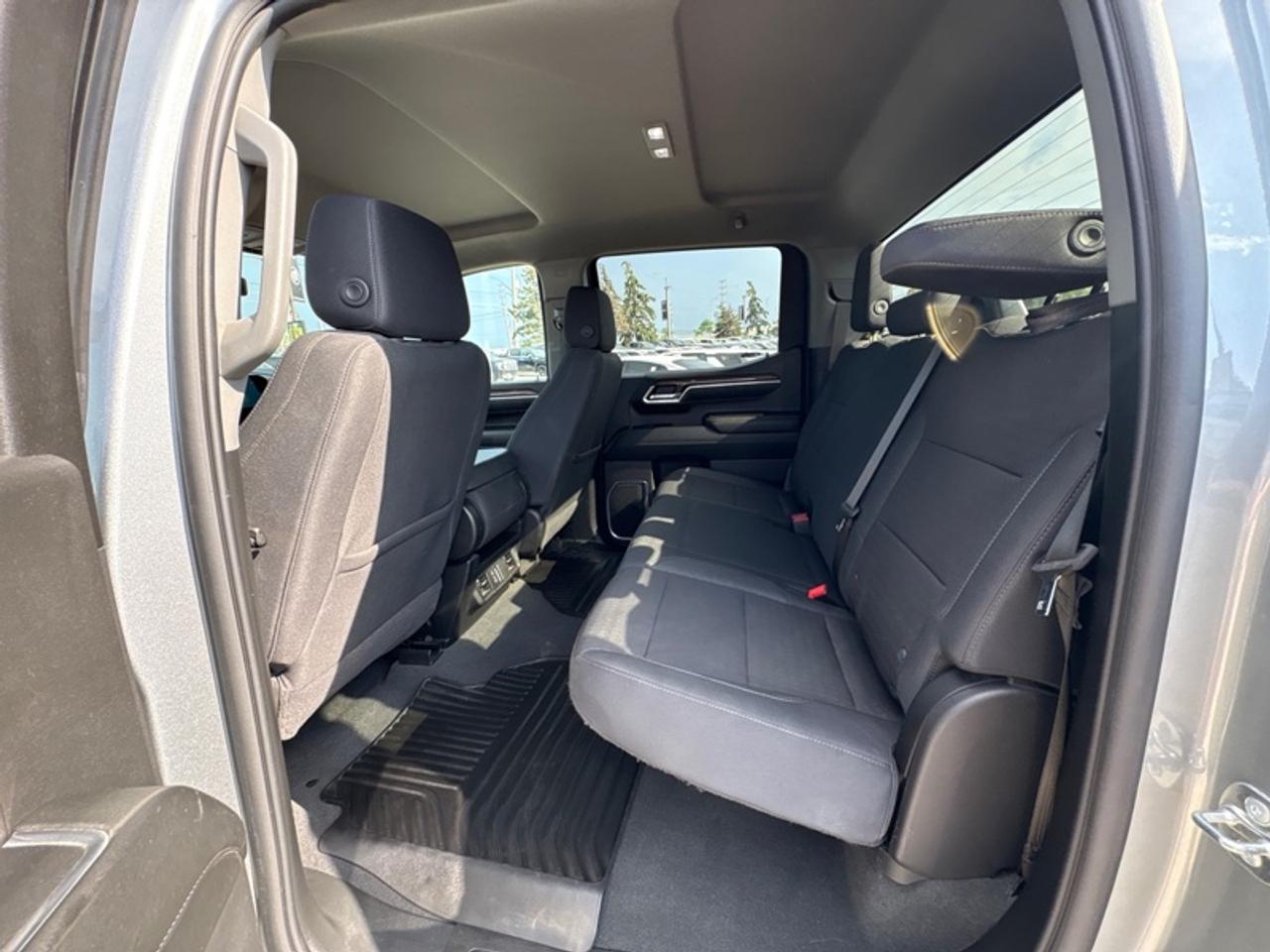 2025 Chevrolet Silverado 1500 LT  5.3L V8| amazing value! Photo