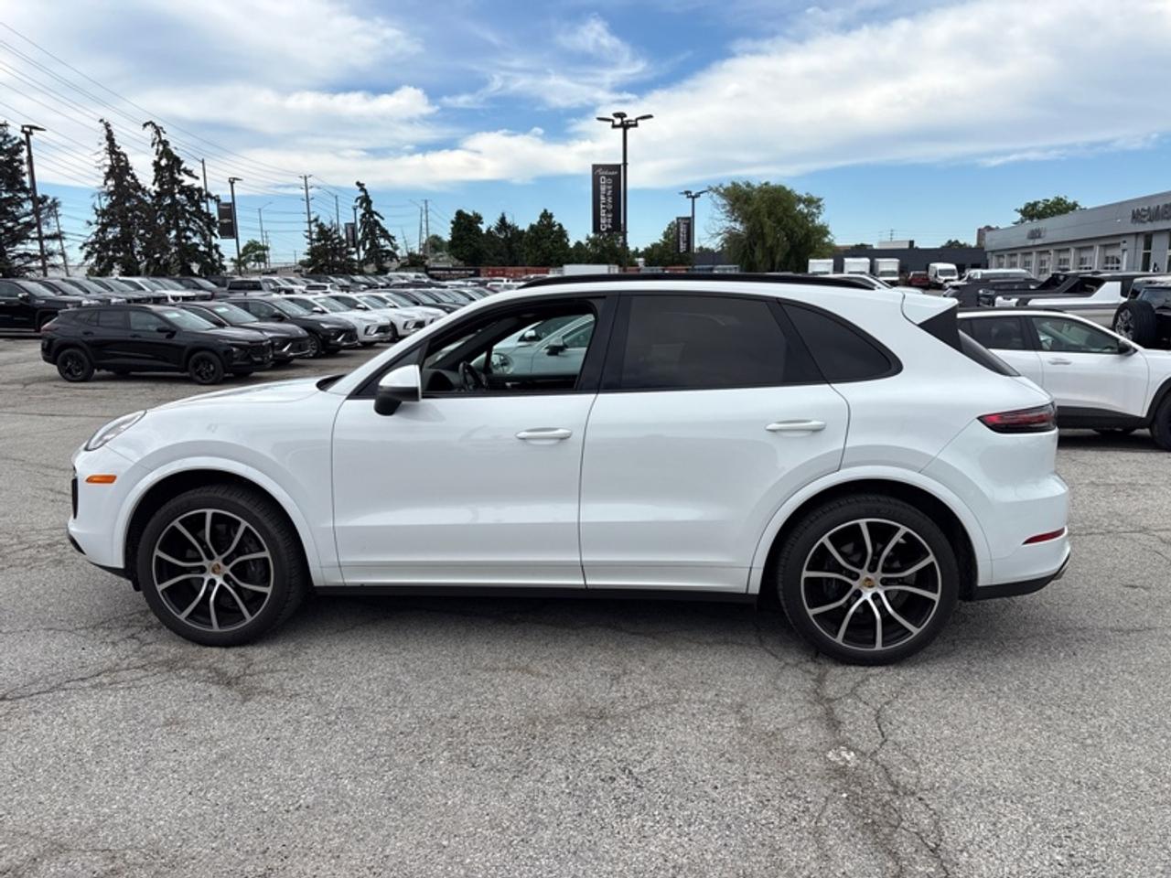 2021 Porsche Cayenne 2 SETS OF TIRES Photo