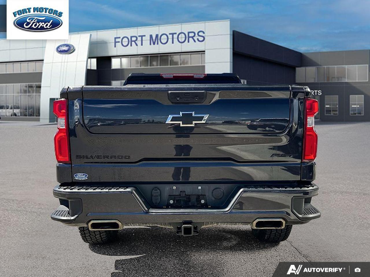 2023 Chevrolet Silverado 1500 RST Photo4