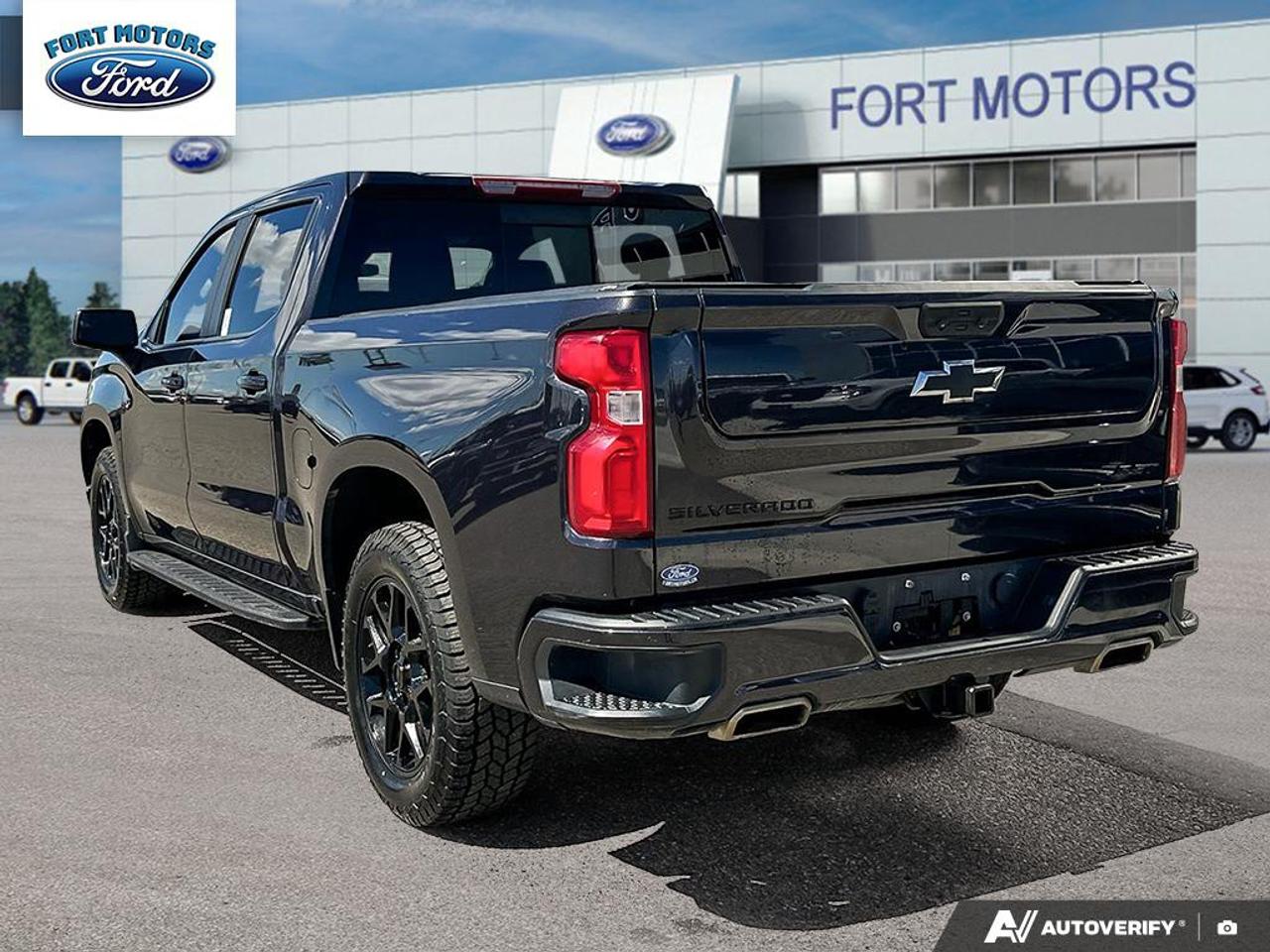 2023 Chevrolet Silverado 1500 RST Photo3