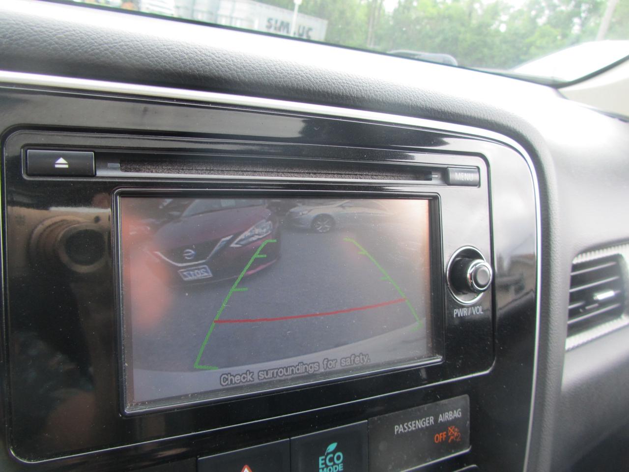 2014 Mitsubishi Outlander 4WD 4dr SE Photo