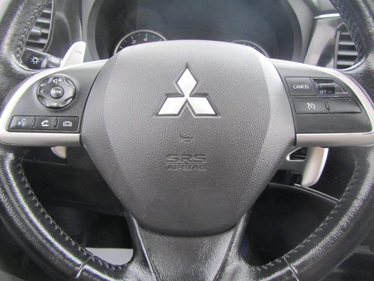 2014 Mitsubishi Outlander 4WD 4dr SE Photo
