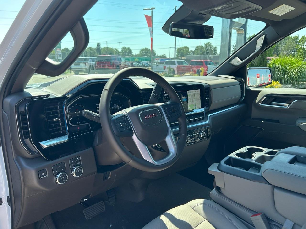 2026 GMC Sierra 1500 Crew Cab Short Box 4-Wheel Drive SLT Photo3