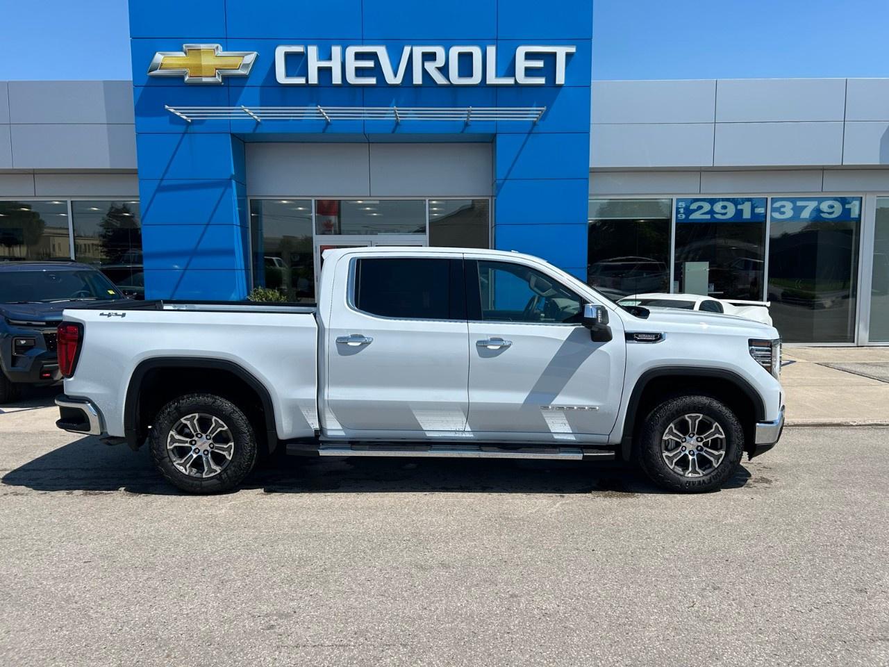 2026 GMC Sierra 1500 Crew Cab Short Box 4-Wheel Drive SLT Photo5