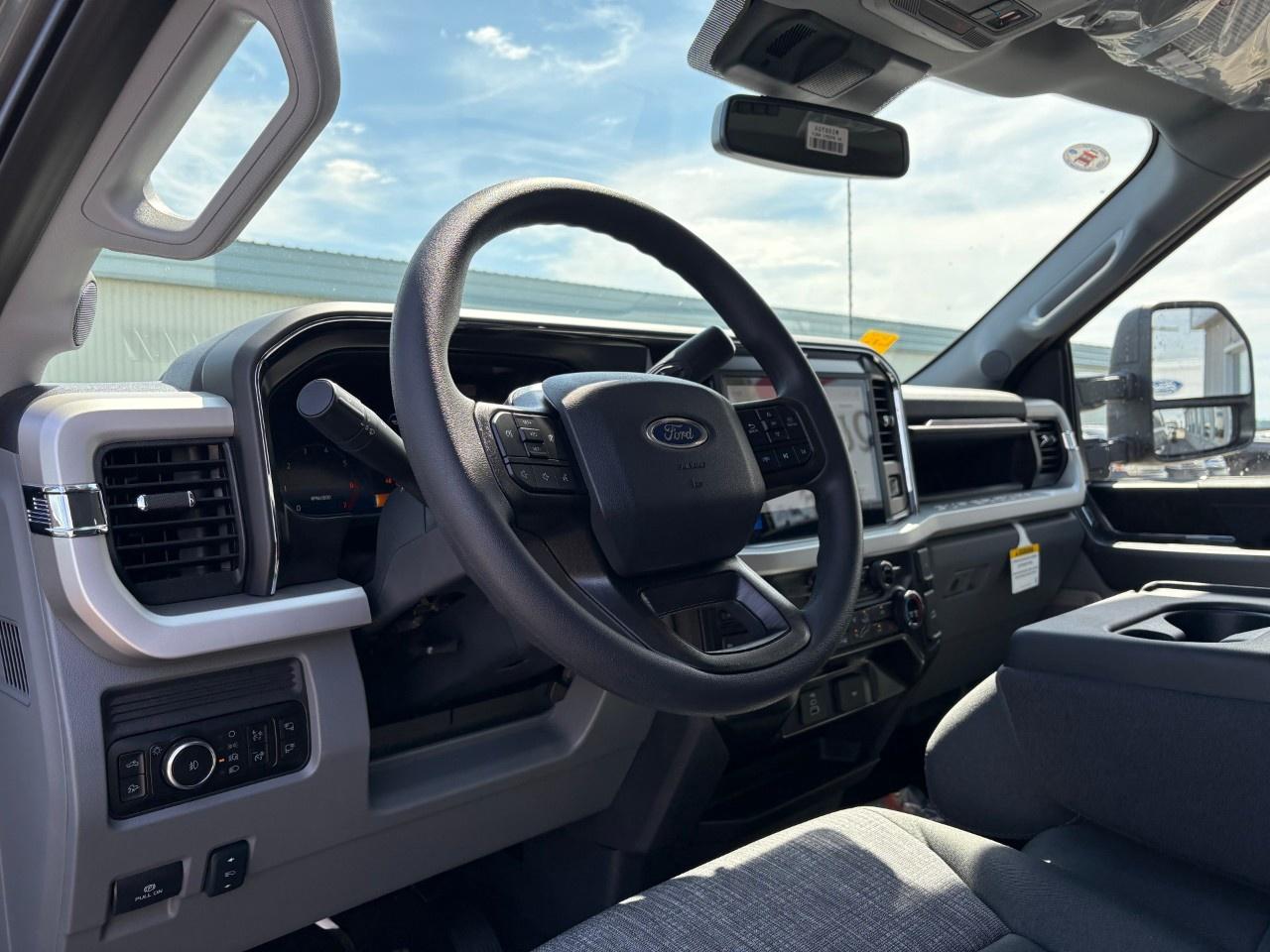 2026 Ford F-350 Super Duty SRW XLT 4WD CREW CAB 6.75' BOX Photo