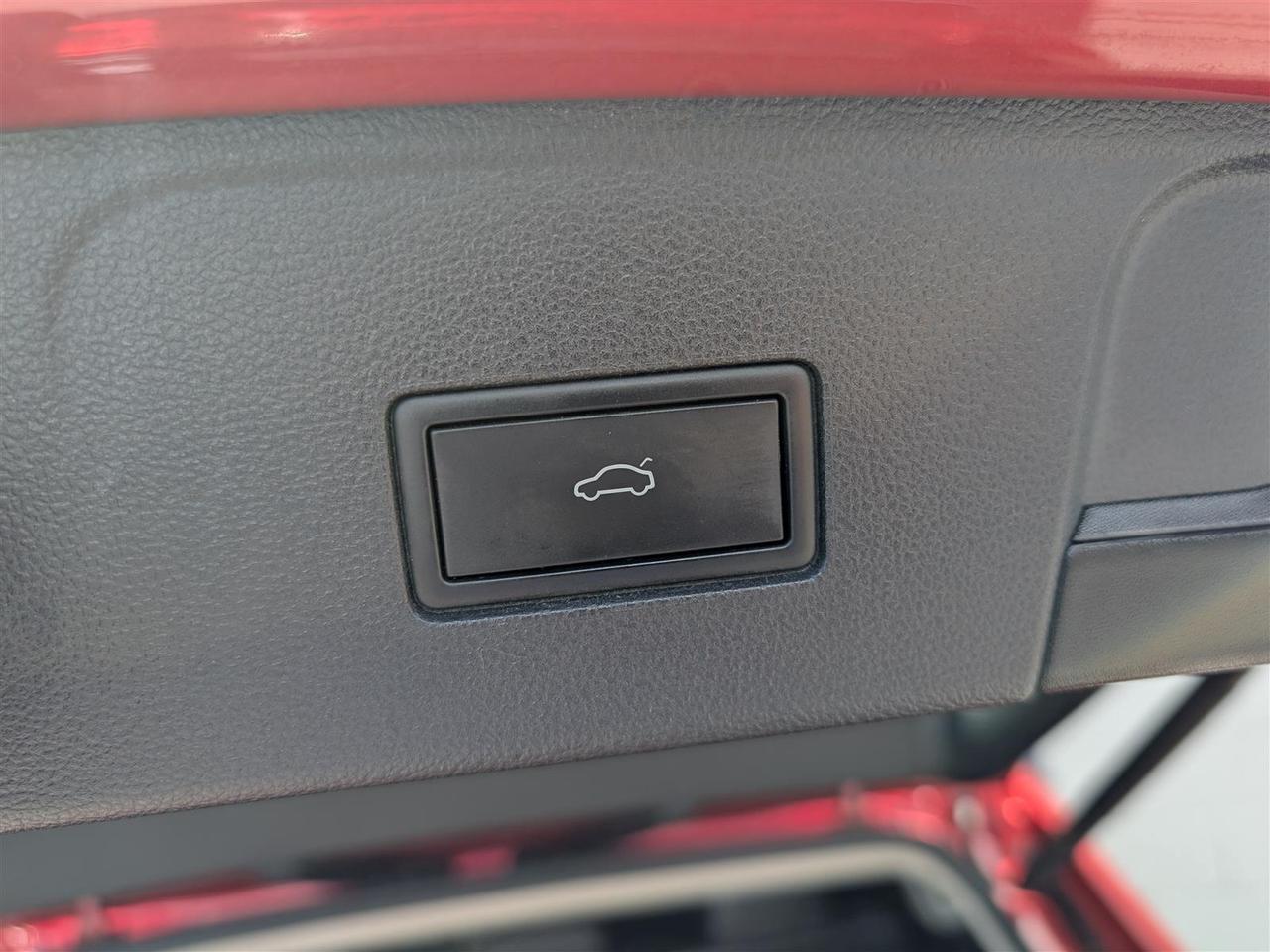 2024 Volkswagen Atlas AWD - LEATHER - REV CAM - TECH FEATS Photo