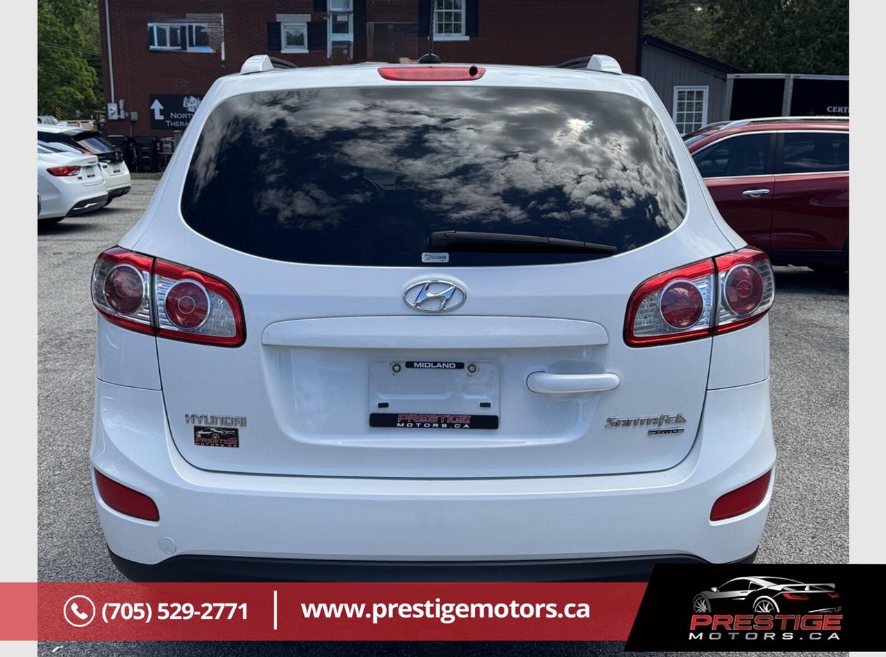 2011 Hyundai Santa Fe GLS Photo3