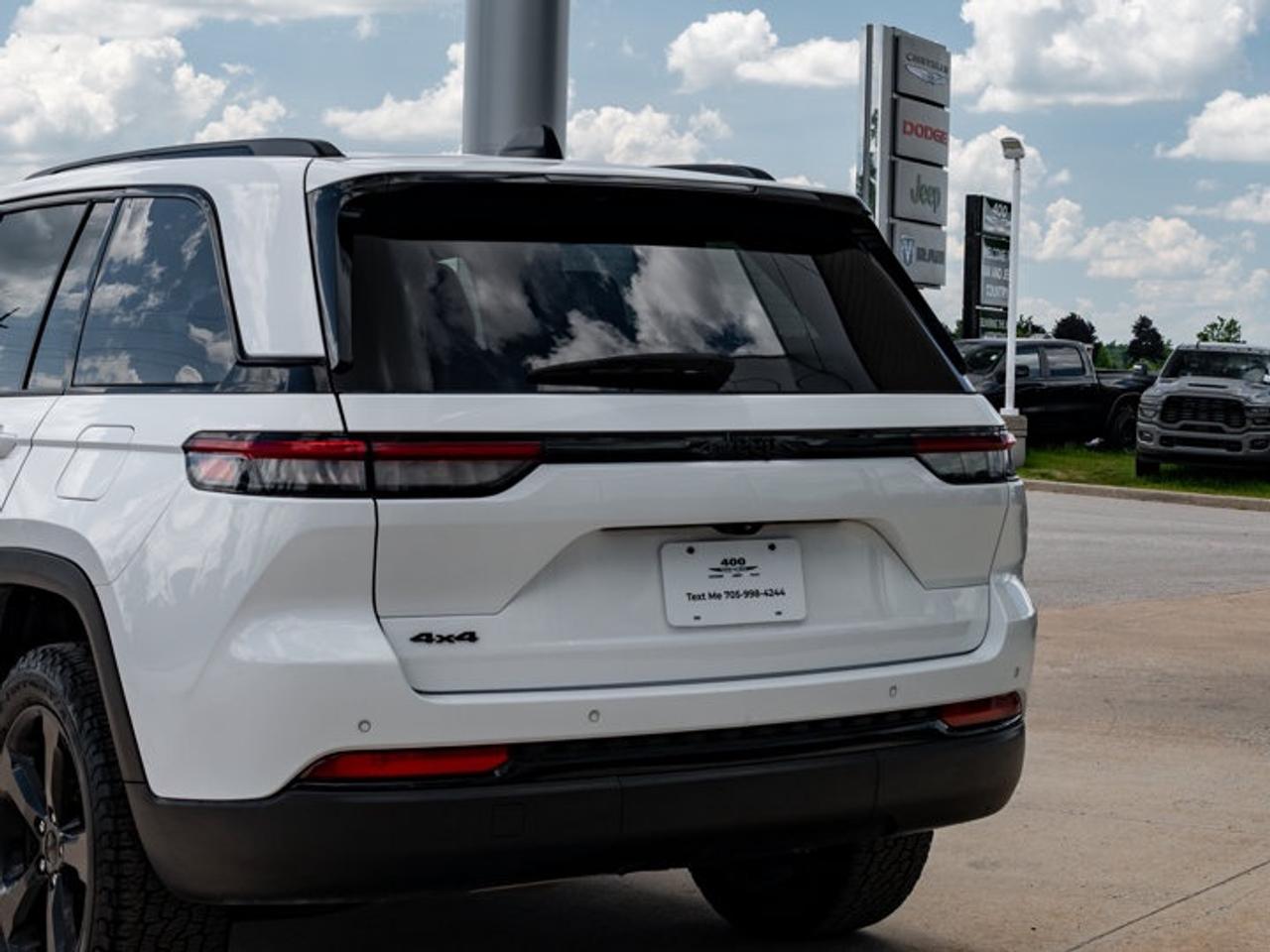 2023 Jeep Grand Cherokee Altitude Photo