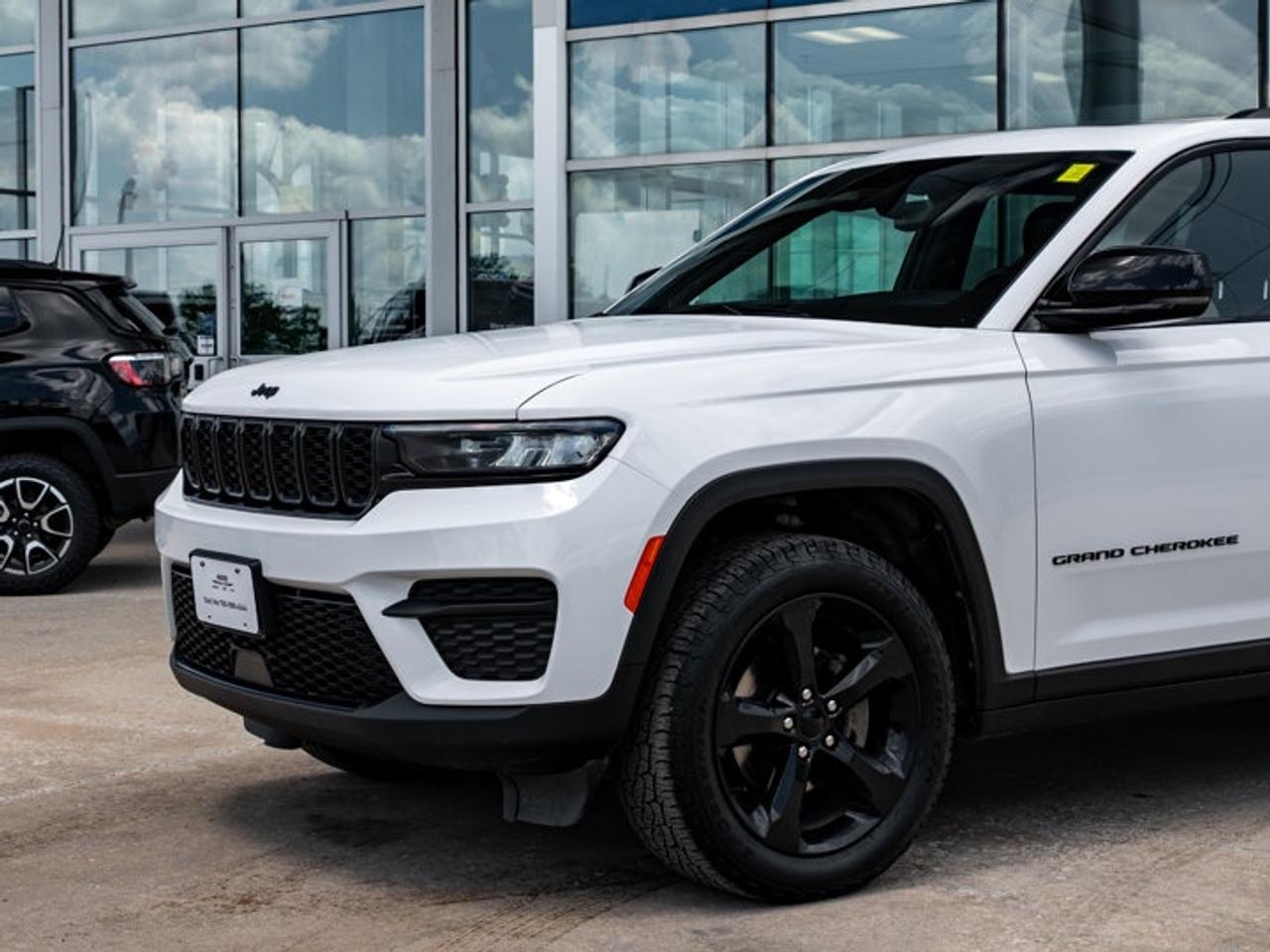2023 Jeep Grand Cherokee Altitude Photo