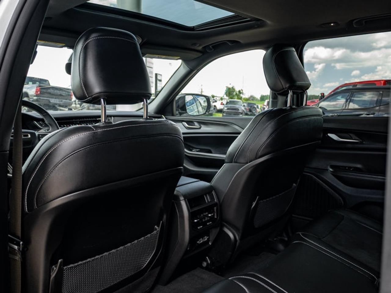 2023 Jeep Grand Cherokee Altitude Photo