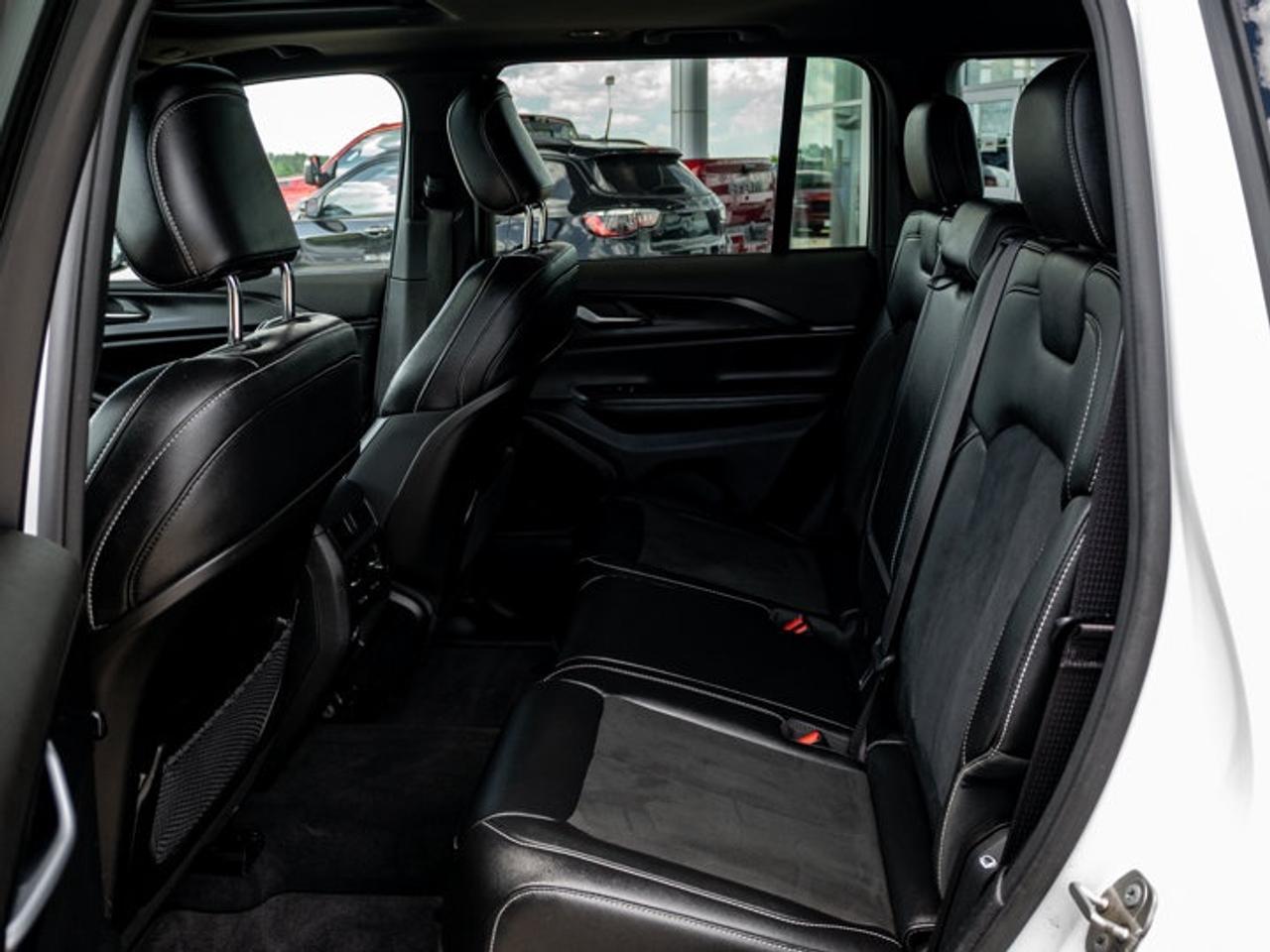 2023 Jeep Grand Cherokee Altitude Photo