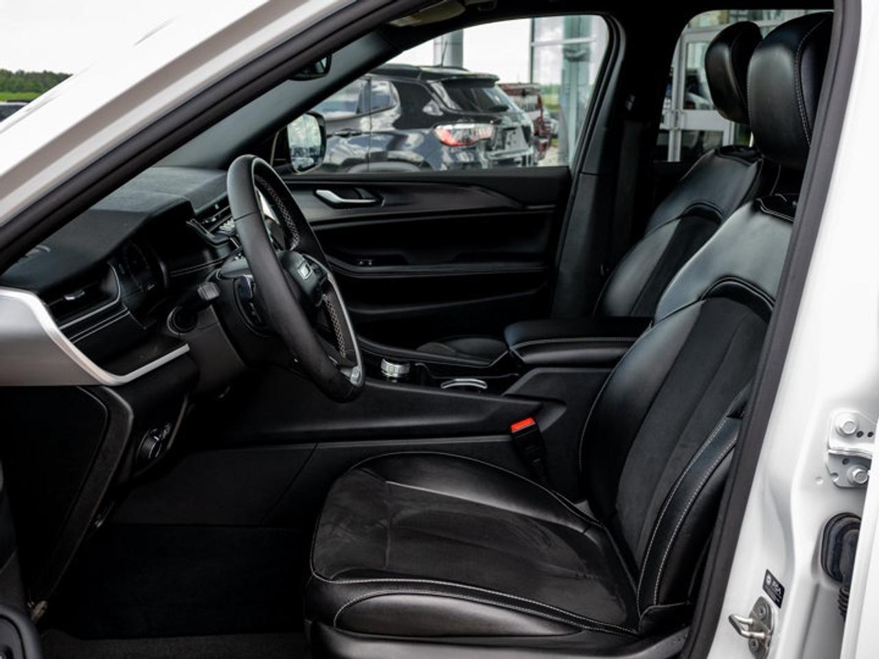 2023 Jeep Grand Cherokee Altitude Photo