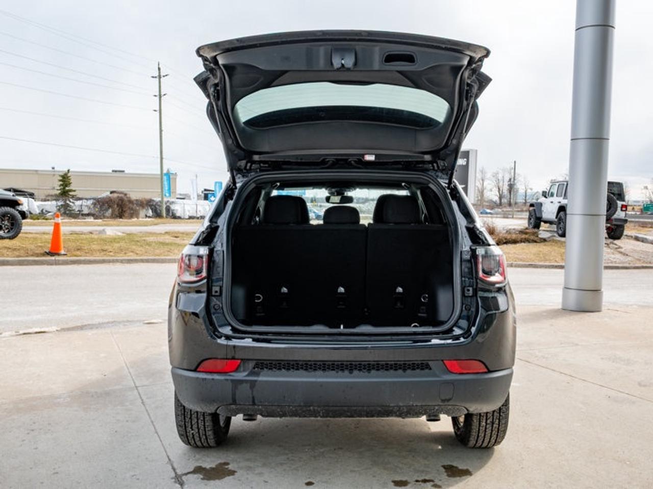 2025 Jeep Compass Sport Photo