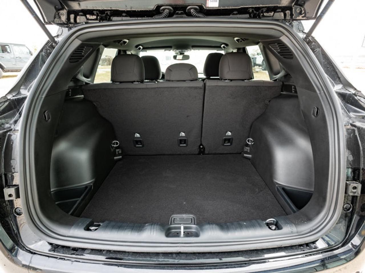 2025 Jeep Compass Sport Photo