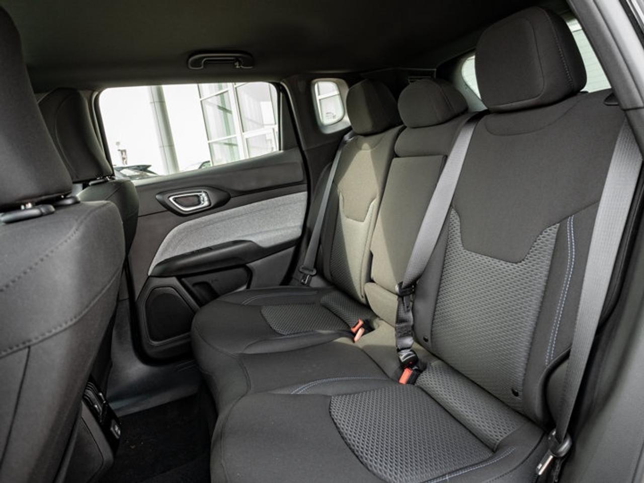 2025 Jeep Compass Sport Photo