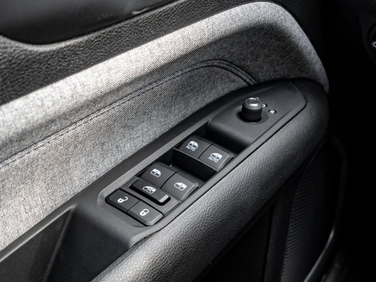 2025 Jeep Compass Sport Photo