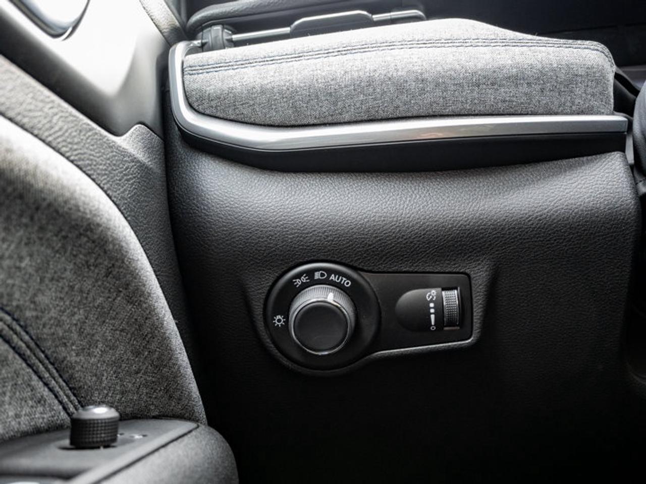 2025 Jeep Compass Sport Photo