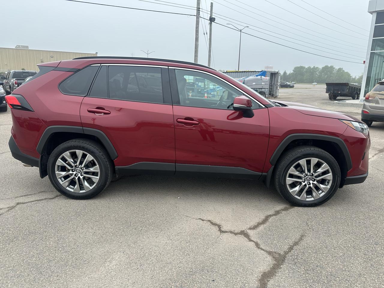 2023 Toyota RAV4 XLE AWD Premium Photo3