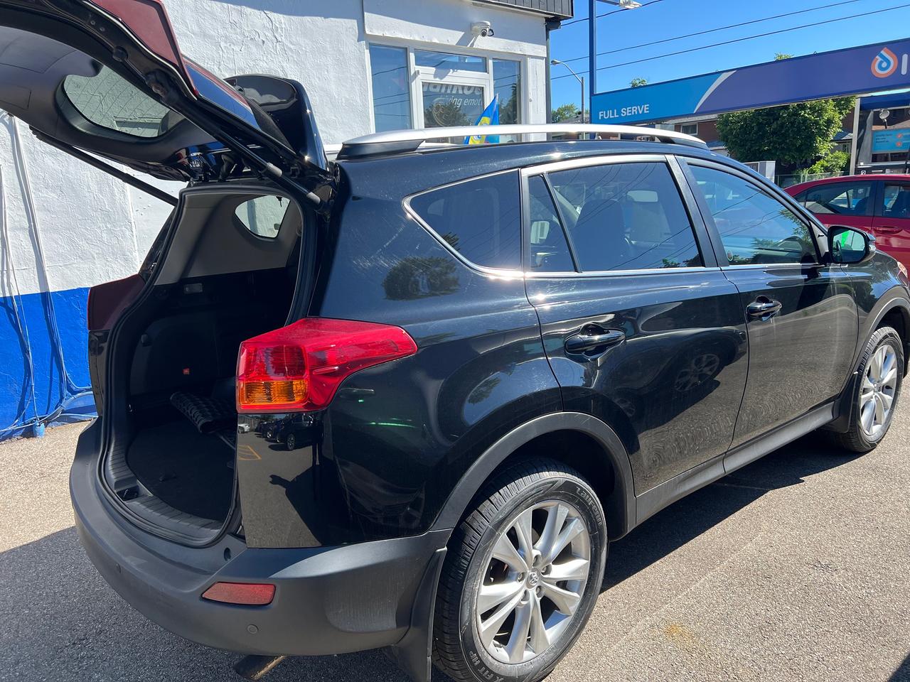 2014 Toyota RAV4  AWD  Photo