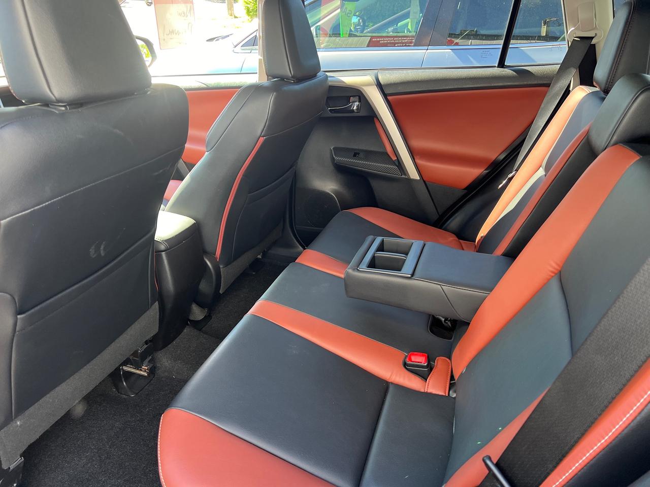 2014 Toyota RAV4  AWD  Photo