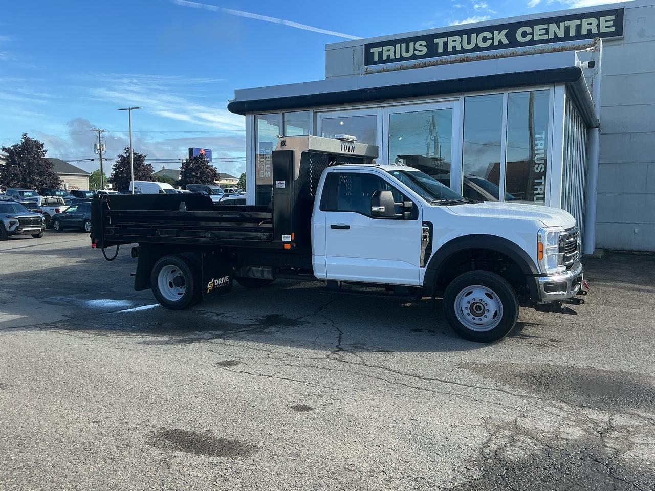 2023 Ford SUPER DUTY F-550 DRW XL