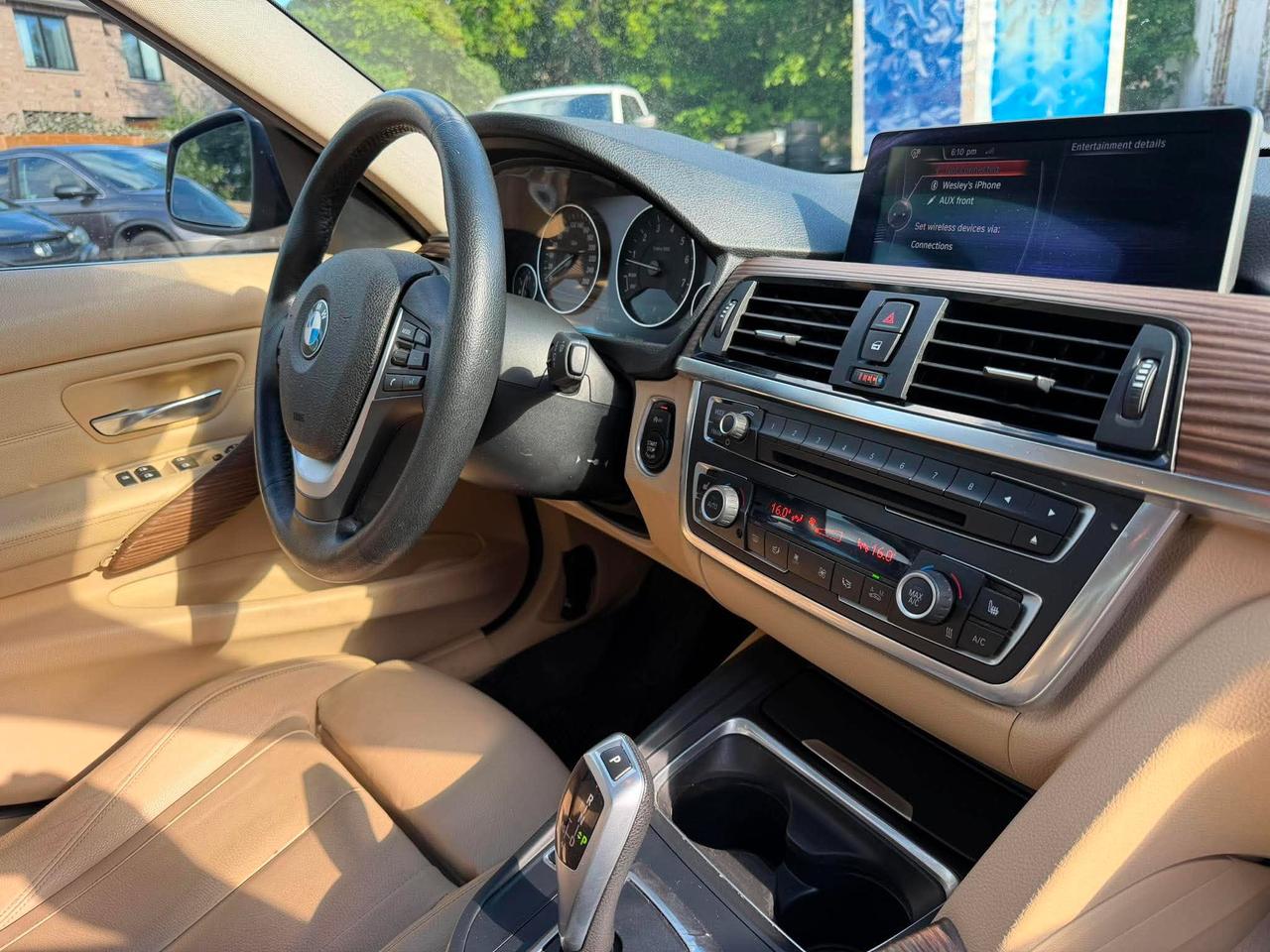 2015 BMW 3 Series 4dr Sdn 320i xDrive AWD Photo