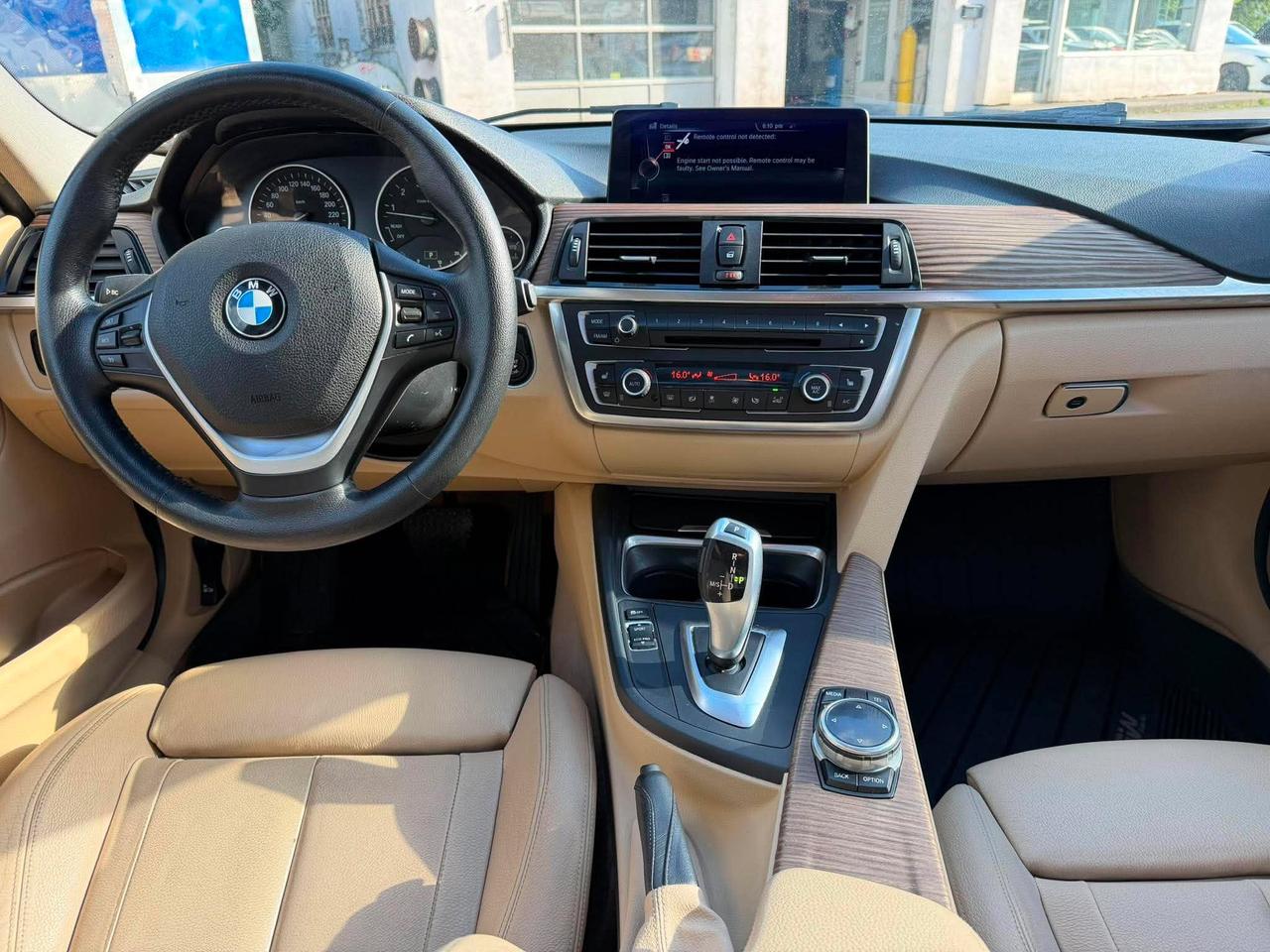 2015 BMW 3 Series 4dr Sdn 320i xDrive AWD Photo