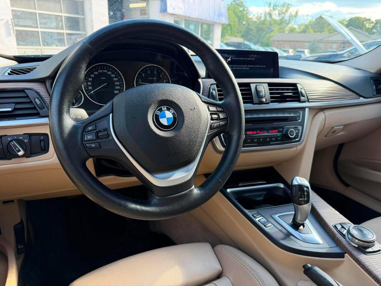 2015 BMW 3 Series 4dr Sdn 320i xDrive AWD Photo