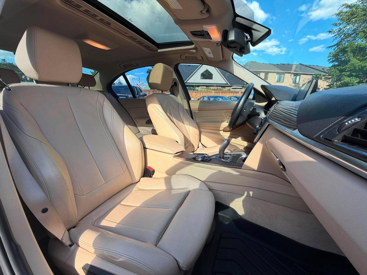2015 BMW 3 Series 4dr Sdn 320i xDrive AWD Photo