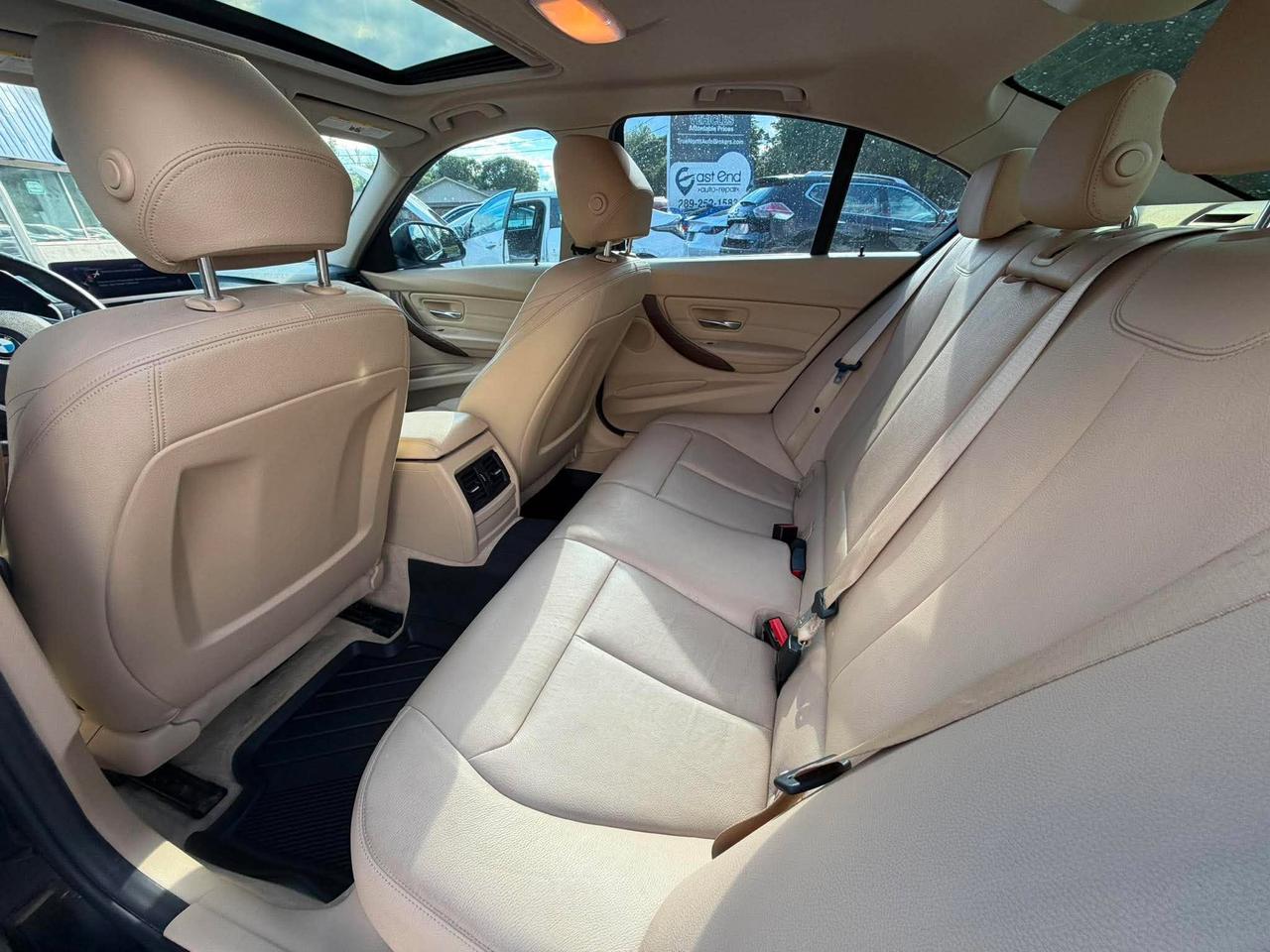 2015 BMW 3 Series 4dr Sdn 320i xDrive AWD Photo