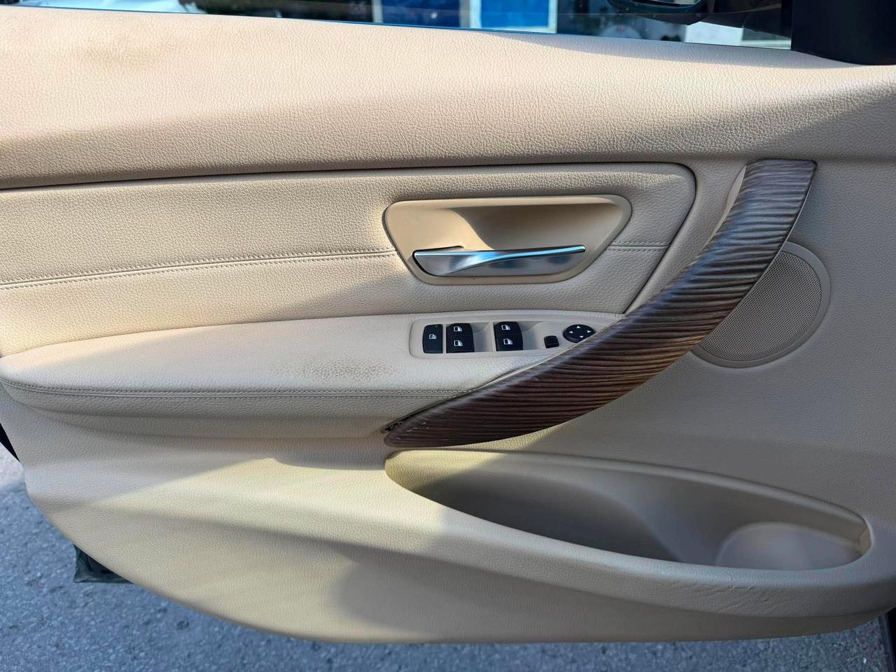 2015 BMW 3 Series 4dr Sdn 320i xDrive AWD Photo