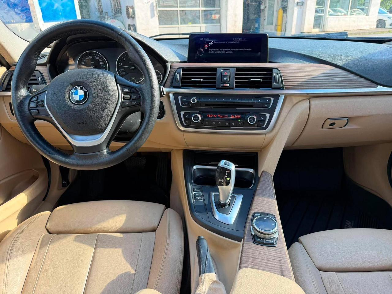 2015 BMW 3 Series 4dr Sdn 320i xDrive AWD Photo