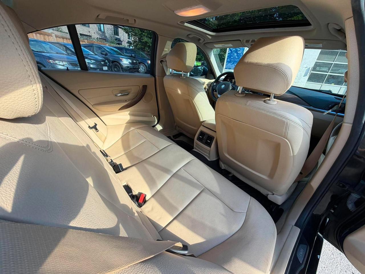 2015 BMW 3 Series 4dr Sdn 320i xDrive AWD Photo