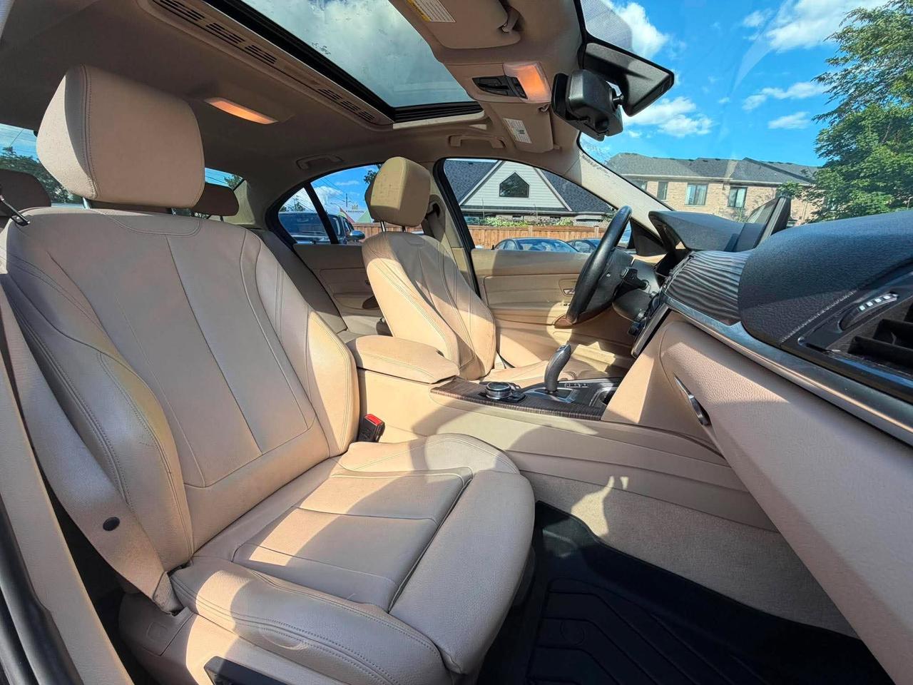 2015 BMW 3 Series 4dr Sdn 320i xDrive AWD Photo