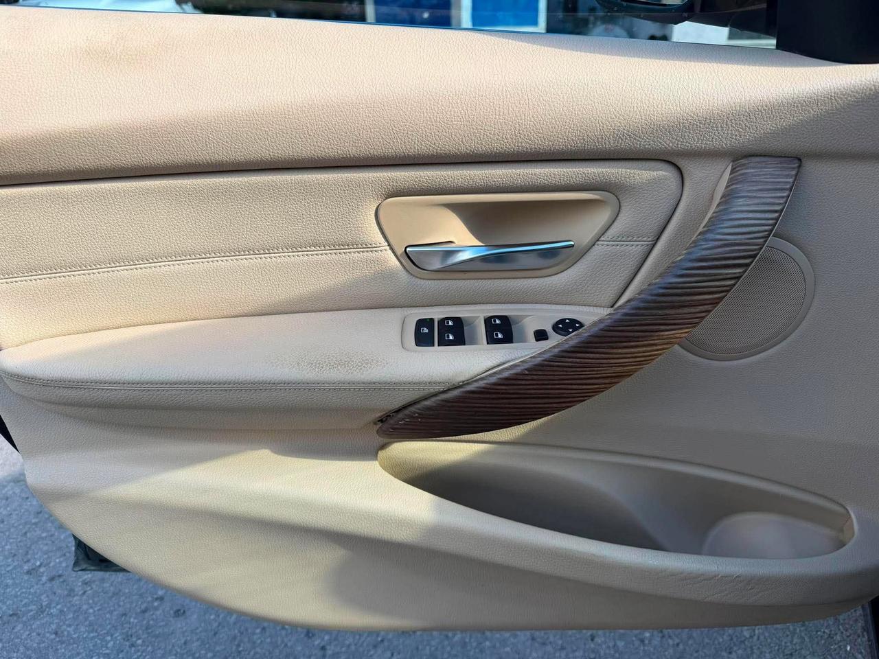 2015 BMW 3 Series 4dr Sdn 320i xDrive AWD Photo