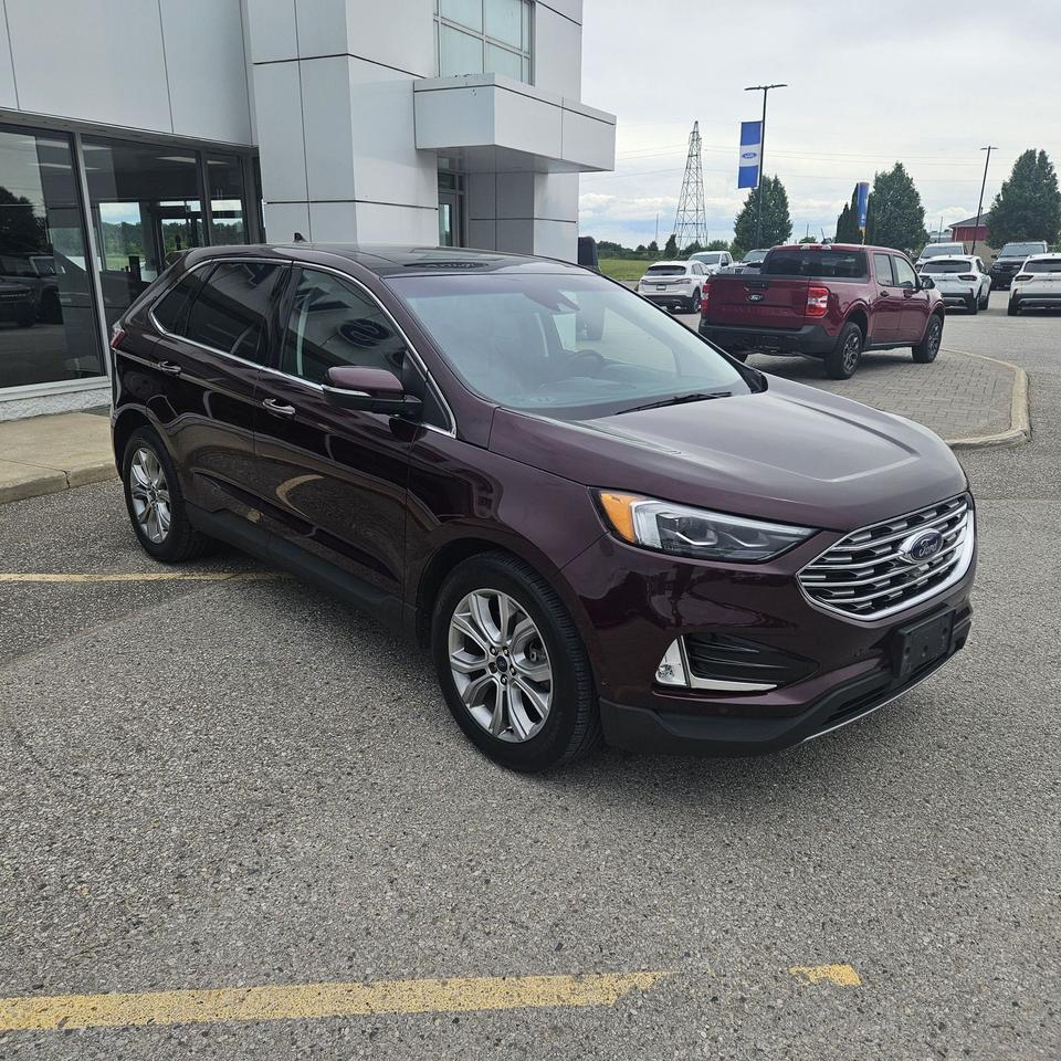 2019 Ford Edge TITANIUM, AWD, 2L, LEATHER, PANO ROOF, 19" RIMS! Photo2
